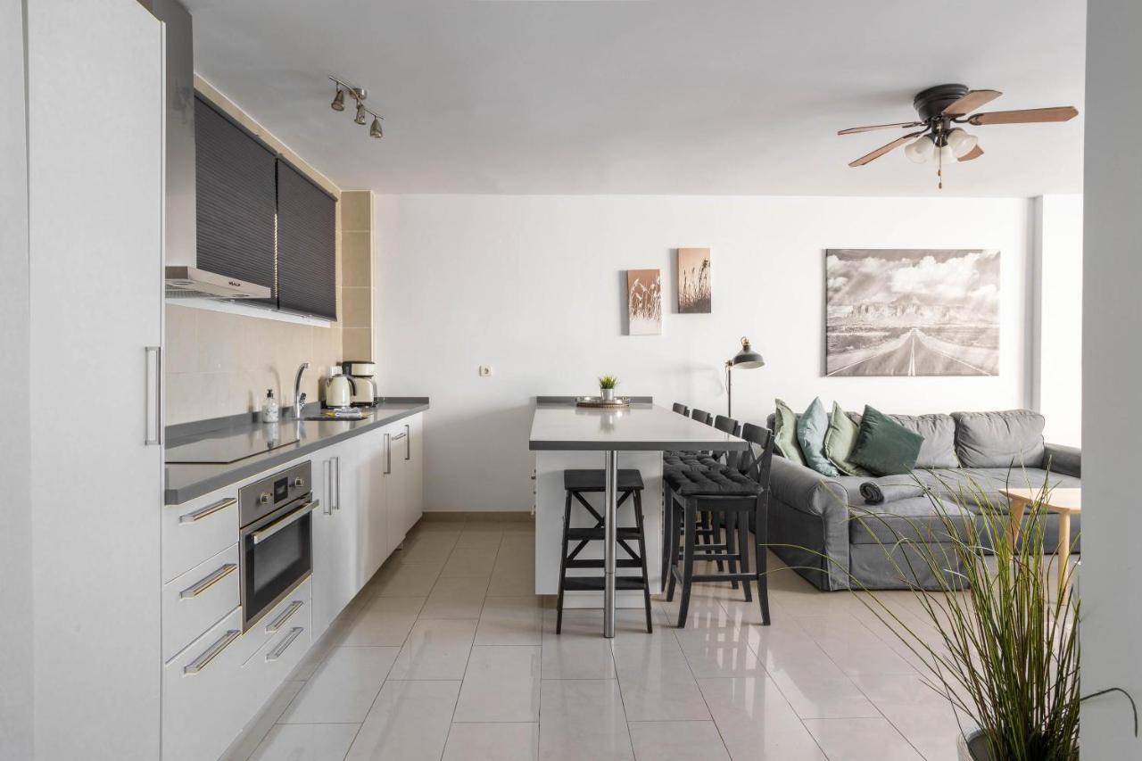 A214 Chic Front Line Appartement