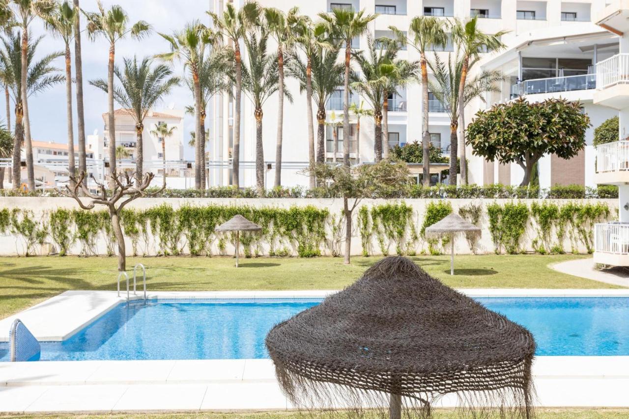 A214 Chic Front Line Appartement Nerja